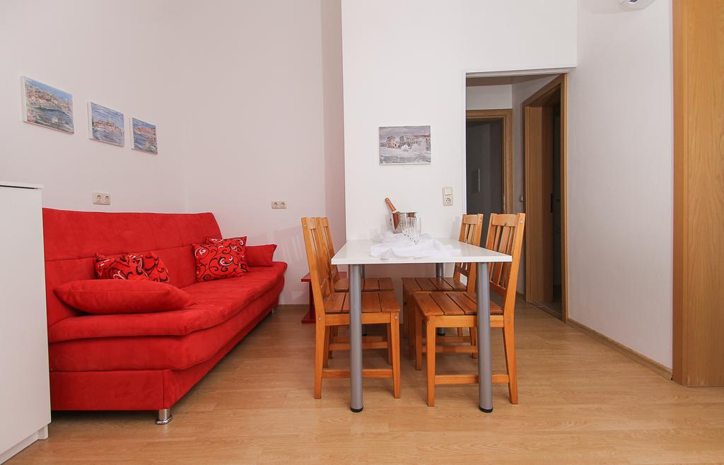 Apartments&Room Babic Каштела Экстерьер фото