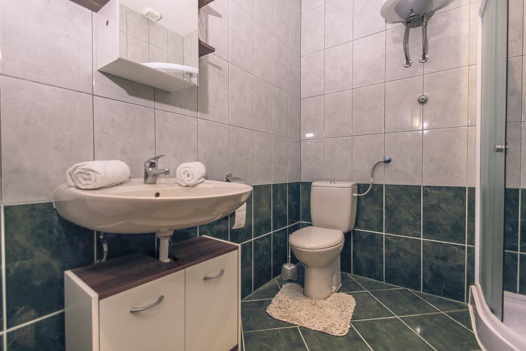 Apartments&Room Babic Каштела Экстерьер фото